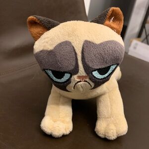 Grumpy Cat stuffed toy